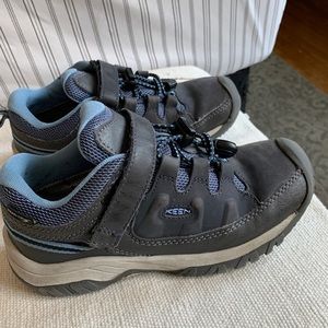 Keens Kids Size 13 Shoes Blue and Gray Hiking Sneakers